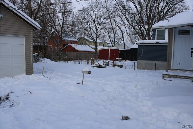 203 Brookline Road, Salina, NY 13208