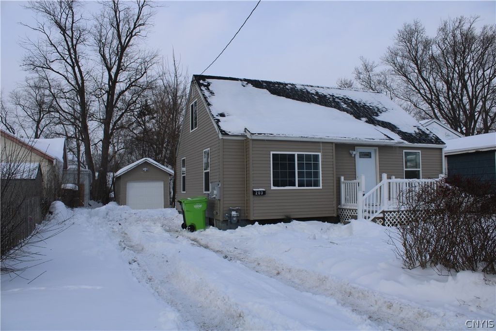 203 Brookline Road, Salina, NY 13208