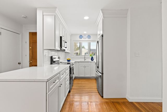 7 Haynes St, Walpole, MA 02081