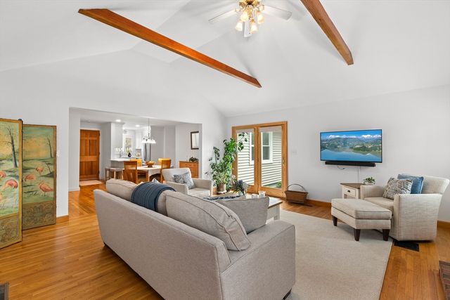 7 Haynes St, Walpole, MA 02081
