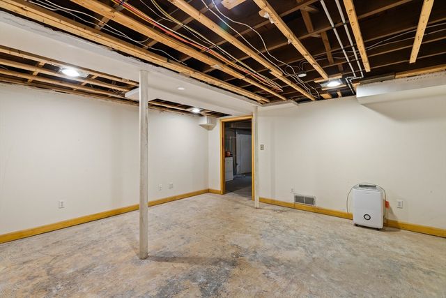 7 Haynes St, Walpole, MA 02081