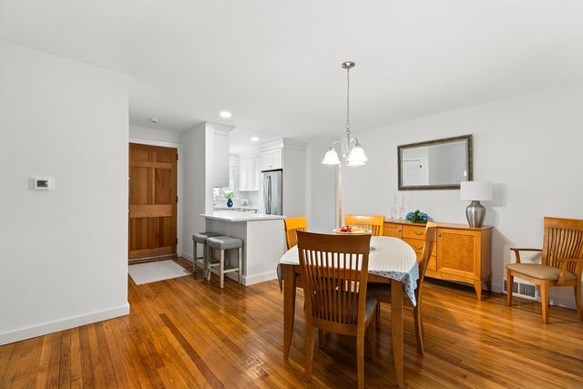 7 Haynes St, Walpole, MA 02081