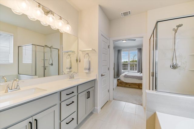 8607 McKamy DR, Austin, TX 78744