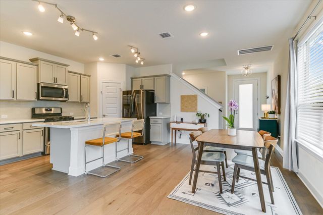 8607 McKamy DR, Austin, TX 78744