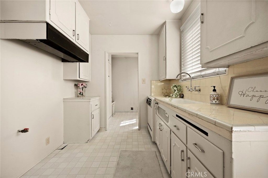 22022 S Mchelen, Long Beach, CA 90810 — photo 3