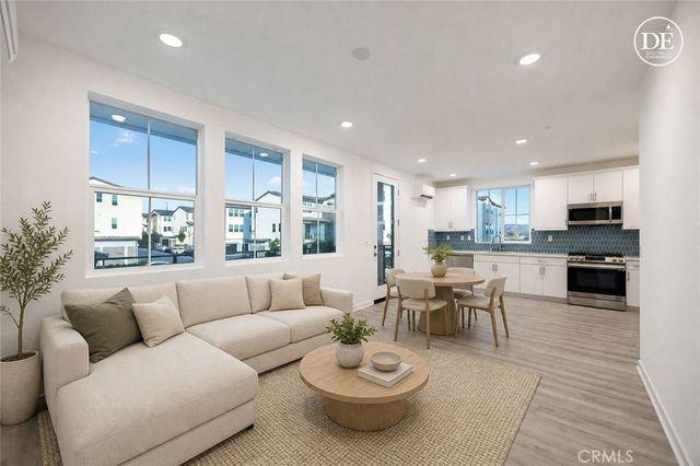 684 CARA CARA, Covina, CA 91723