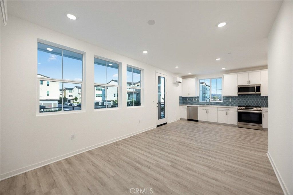 Image 13 of property listing at 684 CARA CARA, Covina, CA 91723