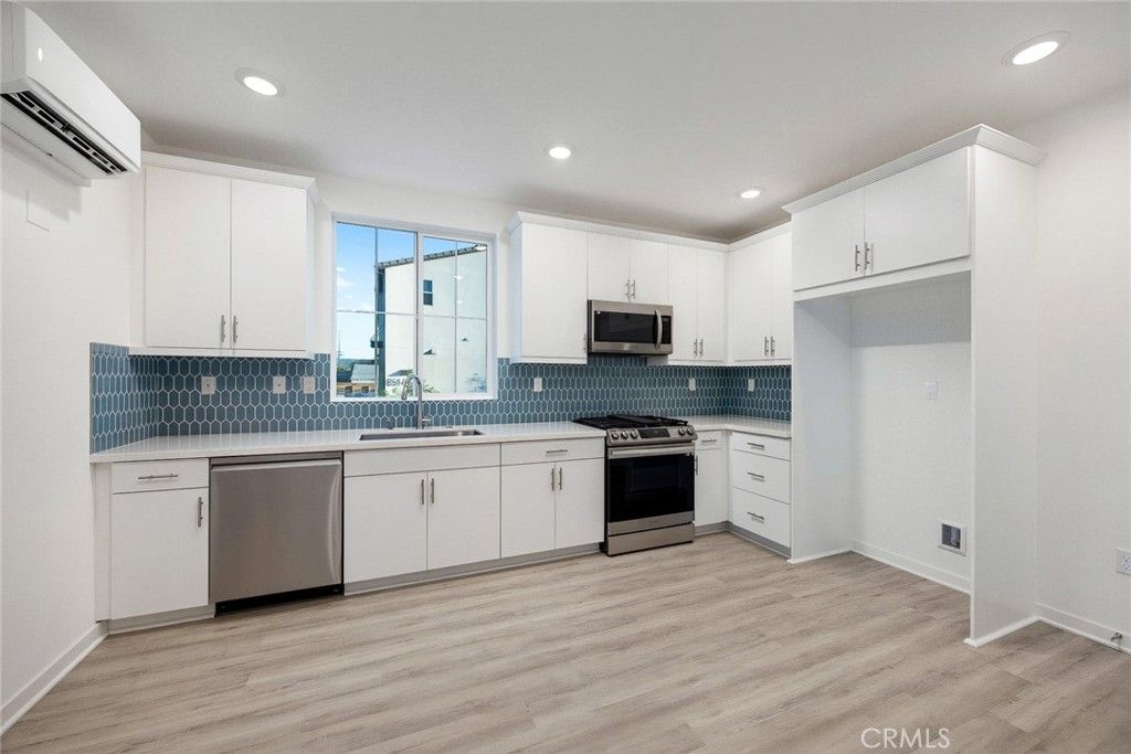 Image 17 of property listing at 684 CARA CARA, Covina, CA 91723
