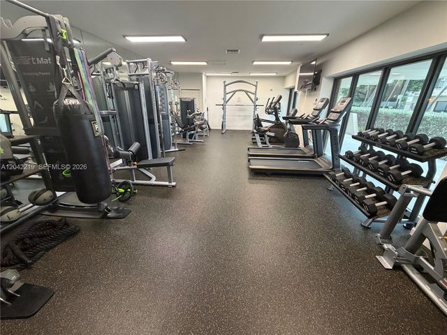 2625 Collins Avenue 420, Miami Beach, FL 33140