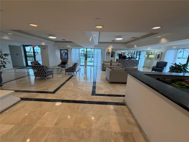 2625 Collins Avenue 420, Miami Beach, FL 33140