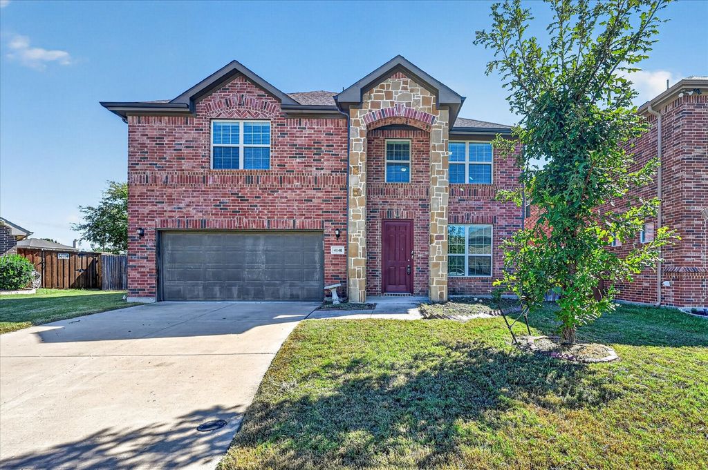4140 Glen Abbey Drive, Fort Worth, TX 76036
