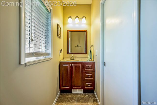 6093 Rosewood Parkway, White Lake Charter Township, MI 48383