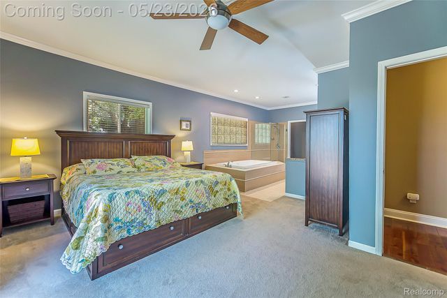 6093 Rosewood Parkway, White Lake Charter Township, MI 48383