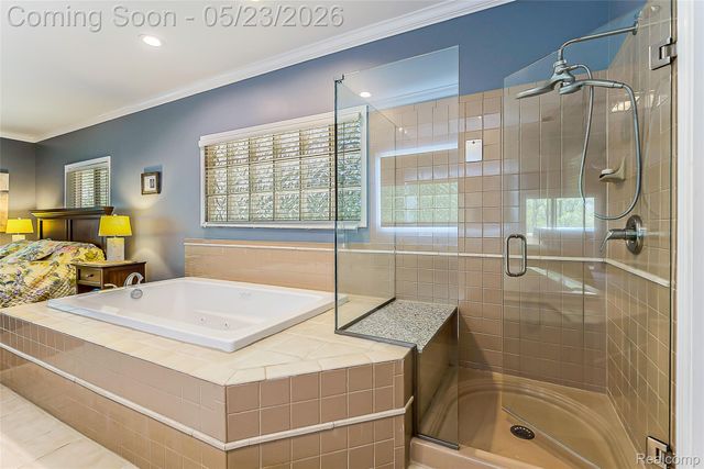 6093 Rosewood Parkway, White Lake Charter Township, MI 48383