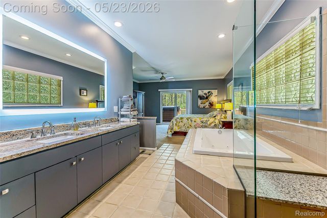 6093 Rosewood Parkway, White Lake Charter Township, MI 48383