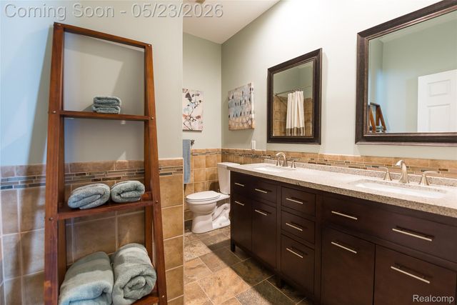 6093 Rosewood Parkway, White Lake Charter Township, MI 48383