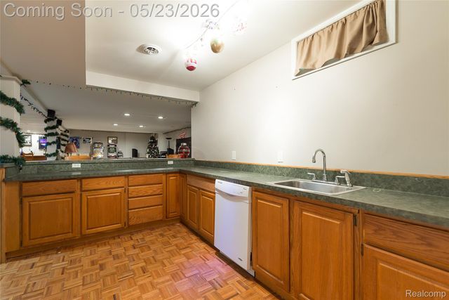 6093 Rosewood Parkway, White Lake Charter Township, MI 48383