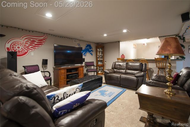 6093 Rosewood Parkway, White Lake Charter Township, MI 48383