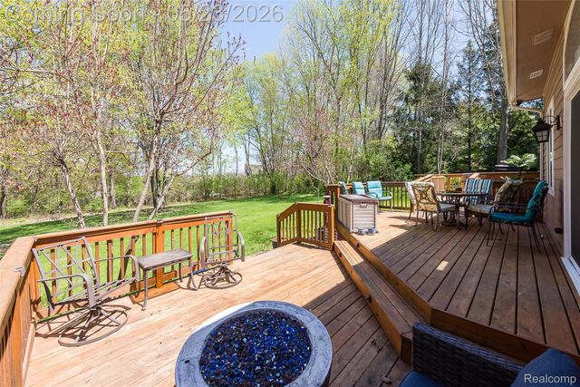 6093 Rosewood Parkway, White Lake Charter Township, MI 48383