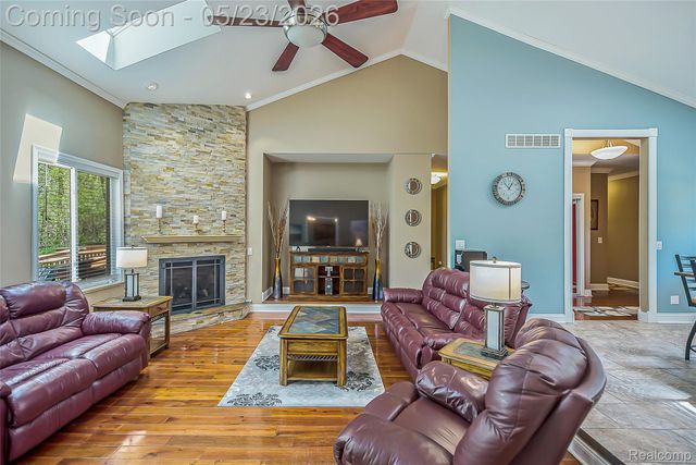 6093 Rosewood Parkway, White Lake Charter Township, MI 48383