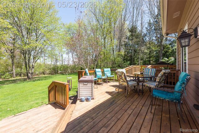 6093 Rosewood Parkway, White Lake Charter Township, MI 48383