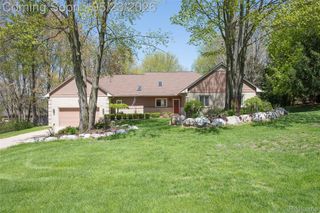 6093 Rosewood Parkway, White Lake Charter Township, MI 48383
