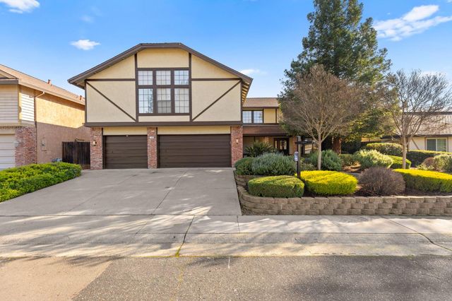 1369 Sun Tree Dr, Roseville, CA 95661