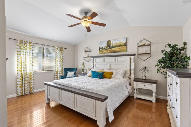 1369 Sun Tree Dr, Roseville, CA 95661