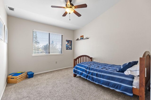 1369 Sun Tree Dr, Roseville, CA 95661