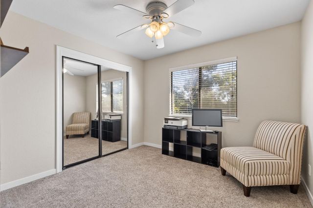 1369 Sun Tree Dr, Roseville, CA 95661