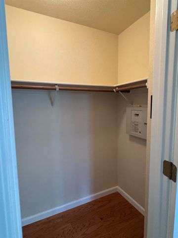 1369 Sun Tree Dr, Roseville, CA 95661