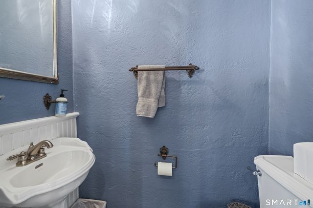 401 Jelliff Mill Road, New Canaan, CT 06840