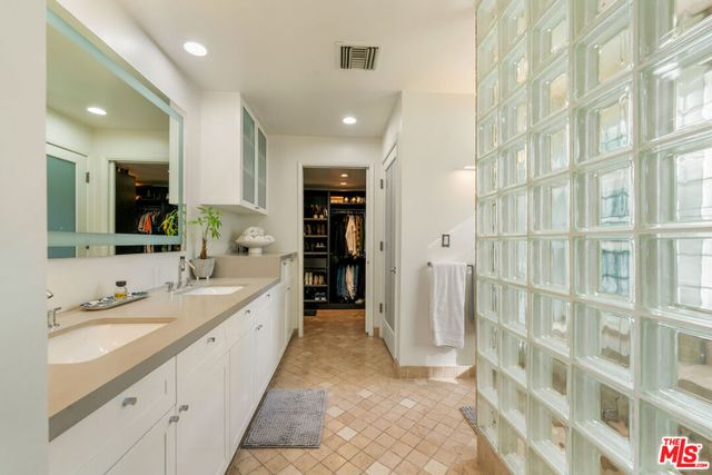 4858 Topeka Drive, Tarzana, CA 91356