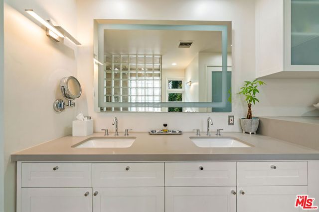 4858 Topeka Drive, Tarzana, CA 91356