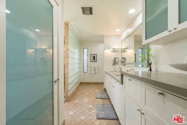 4858 Topeka Drive, Tarzana, CA 91356