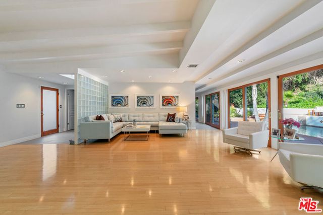 4858 Topeka Drive, Tarzana, CA 91356