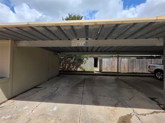 2114 Greenbriar Colony Drive, Houston, TX 77032