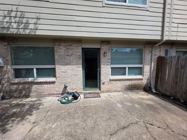 2114 Greenbriar Colony Drive, Houston, TX 77032