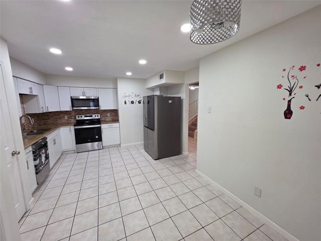 2114 Greenbriar Colony Drive, Houston, TX 77032