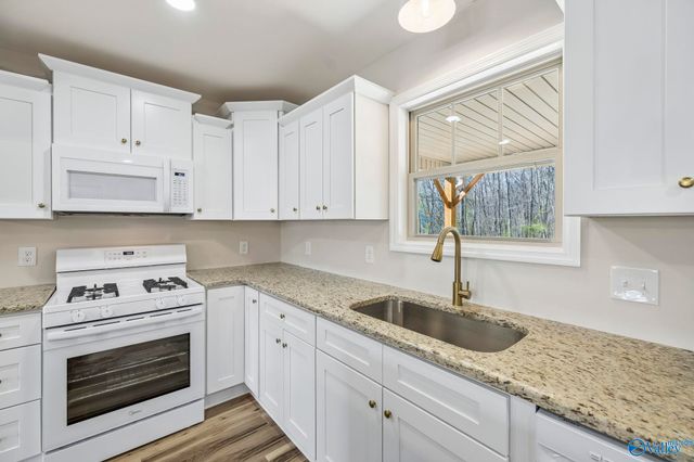 211 Majestic View Drive, Decherd, TN 37324