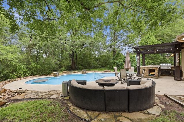 4755 Johnson Creek Loop, College Station, TX 77845