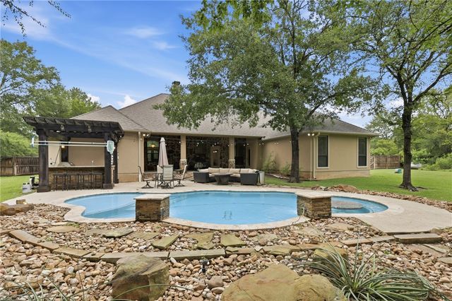 4755 Johnson Creek Loop, College Station, TX 77845