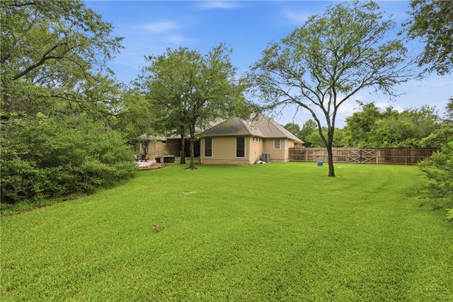 4755 Johnson Creek Loop, College Station, TX 77845