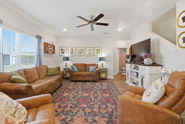 572 Golden Oaks Circle, Dothan, AL 36301