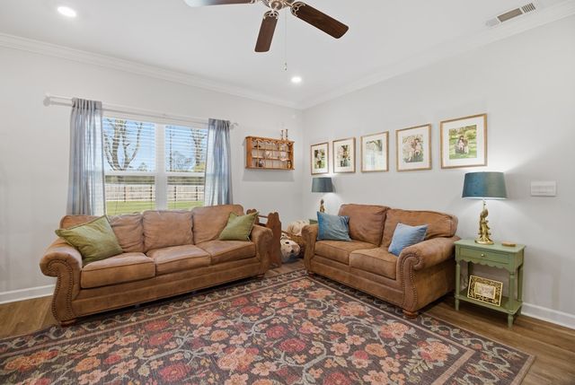 572 Golden Oaks Circle, Dothan, AL 36301