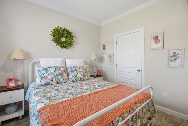 572 Golden Oaks Circle, Dothan, AL 36301