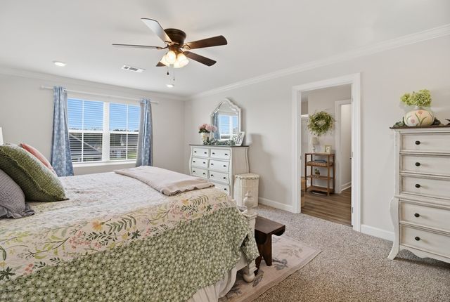 572 Golden Oaks Circle, Dothan, AL 36301