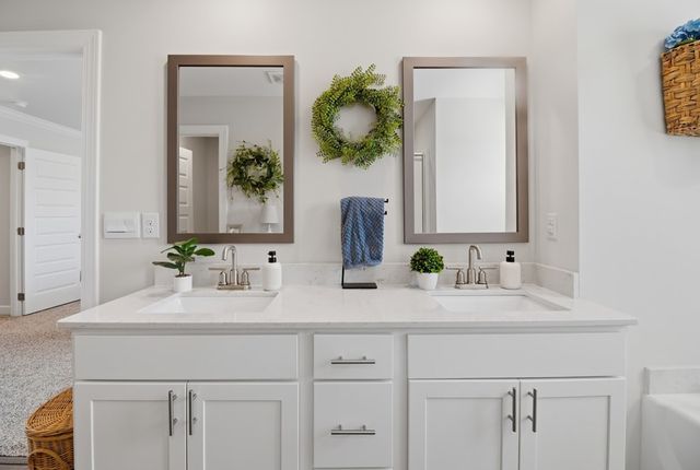 572 Golden Oaks Circle, Dothan, AL 36301