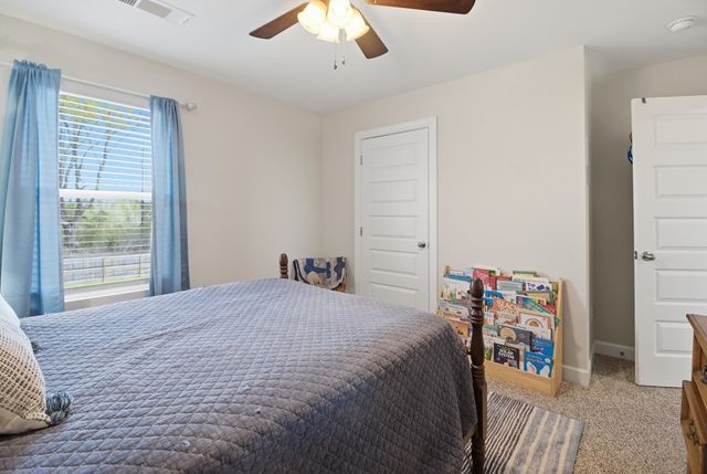 572 Golden Oaks Circle, Dothan, AL 36301