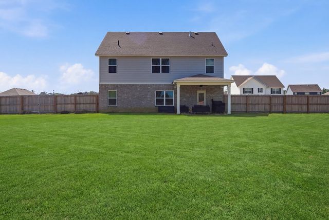 572 Golden Oaks Circle, Dothan, AL 36301